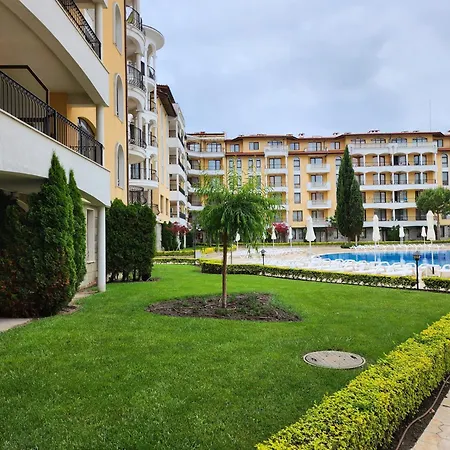 Royal Sun Apartment *