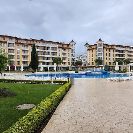 Royal Sun Apartment *
