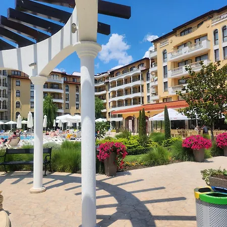 Royal Sun Apartment *